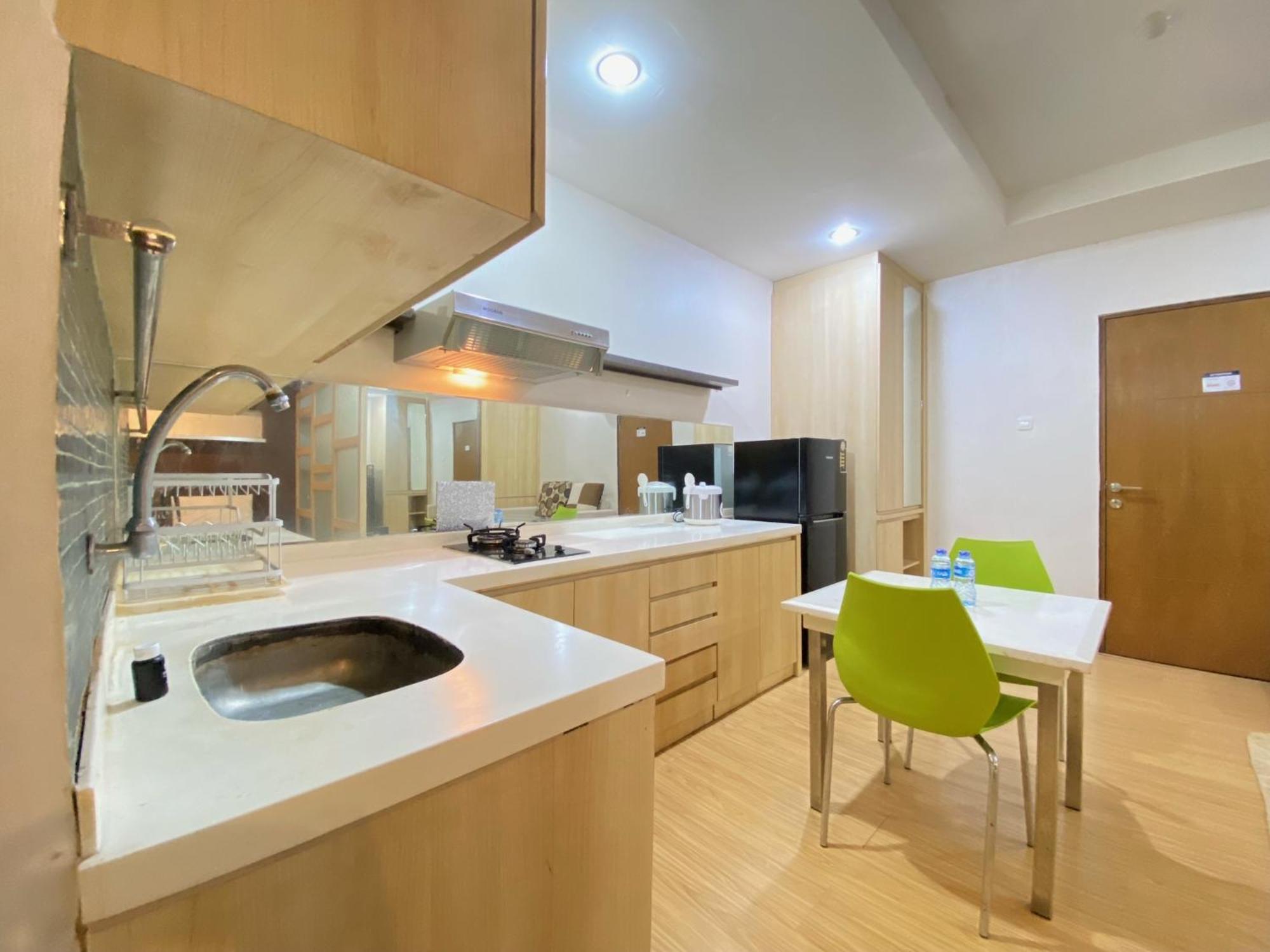 Apartemen Spacious At Gateway Ahmad Yani Cicadas By Travelio Bandung