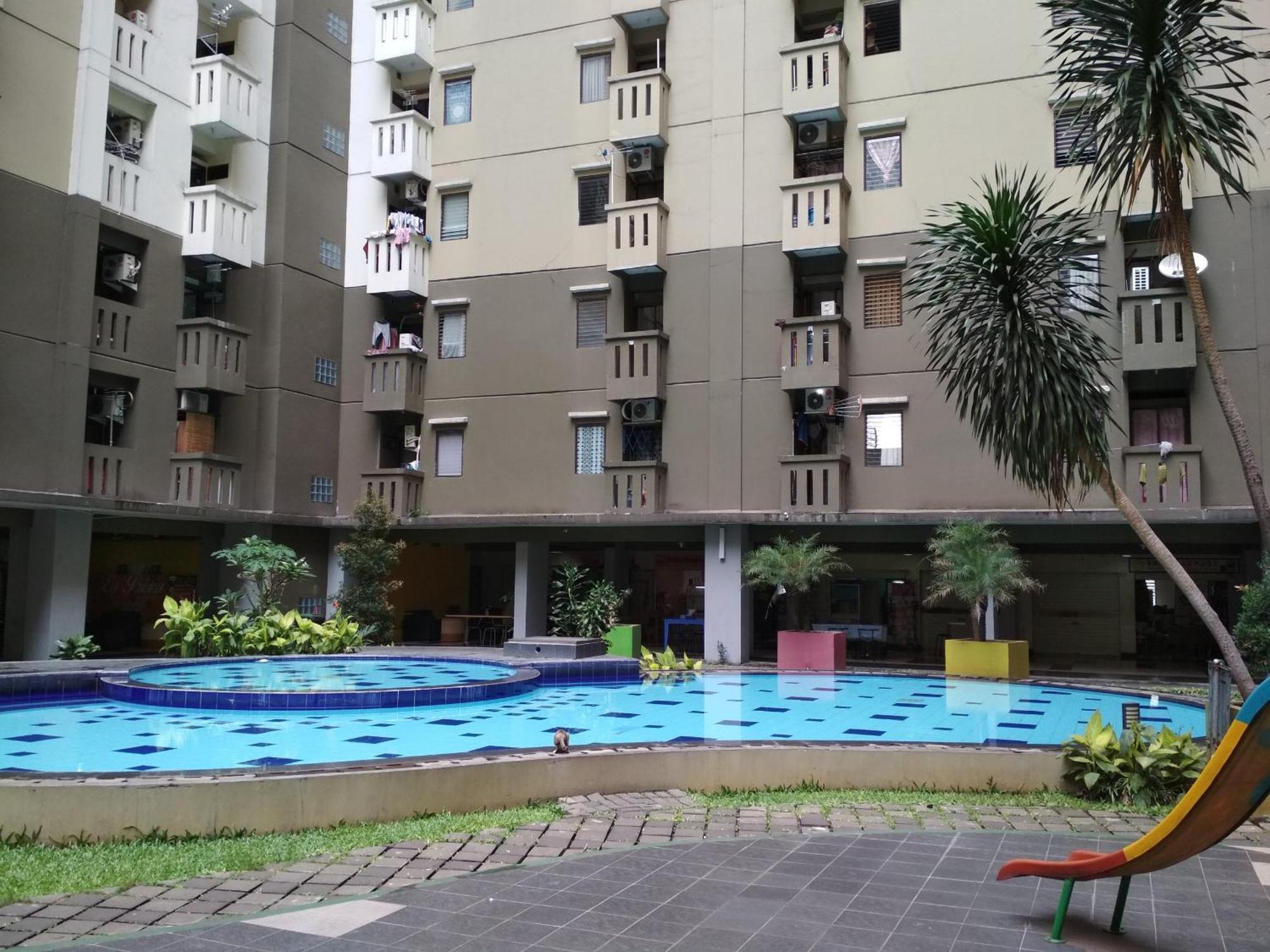 Spacious At Gateway Ahmad Yani Cicadas By Travelio *