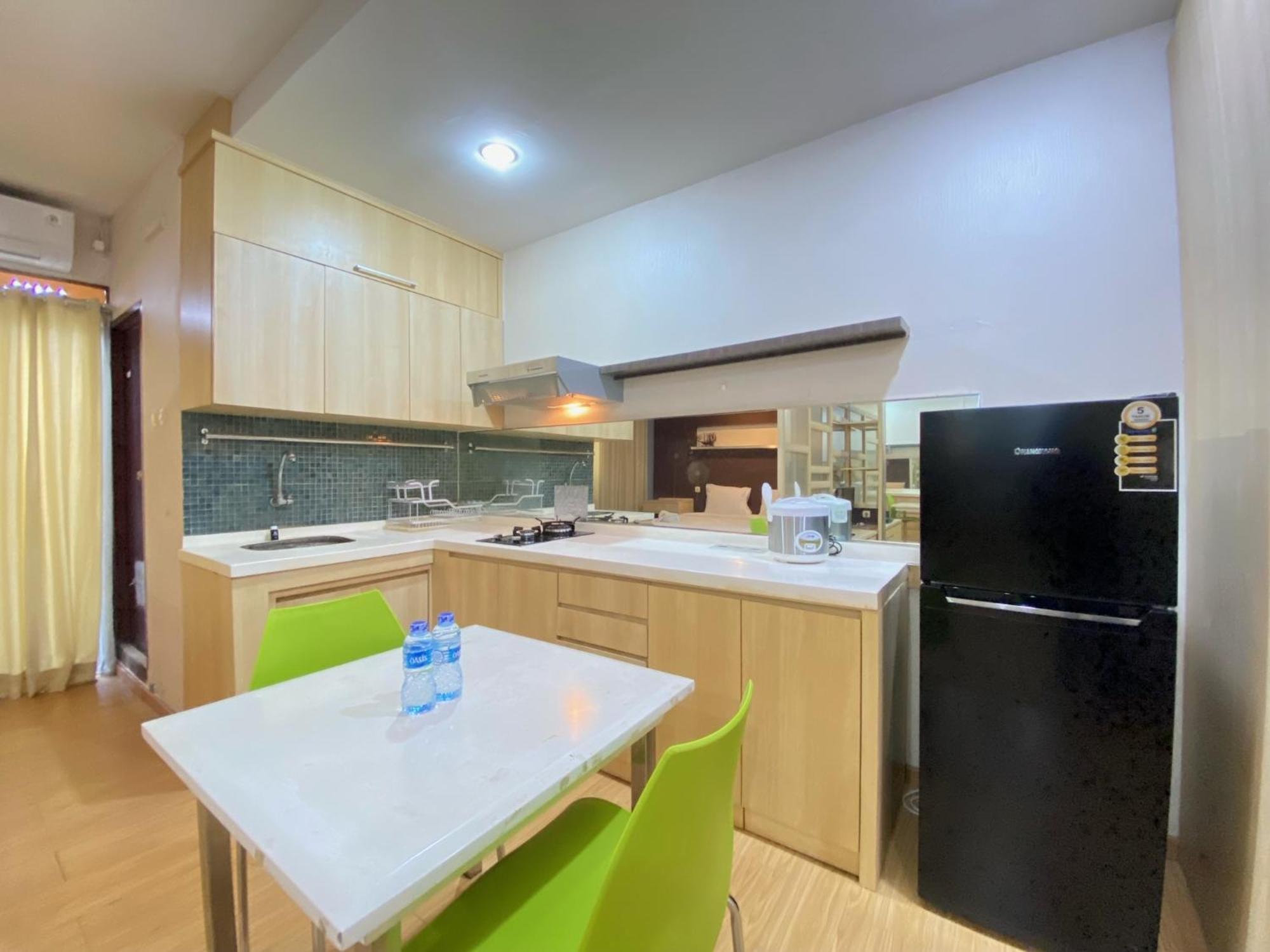 Apartemen Spacious At Gateway Ahmad Yani Cicadas By Travelio Bandung